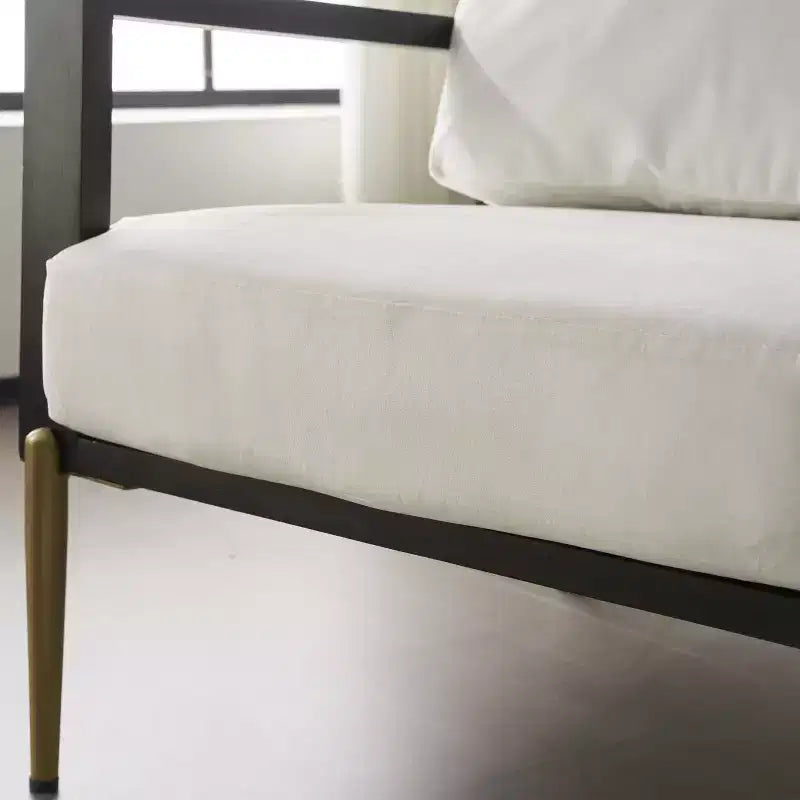 Fauteuil moderne du milieu du siècle en métal et bois d’hévéa, revêtement en velours