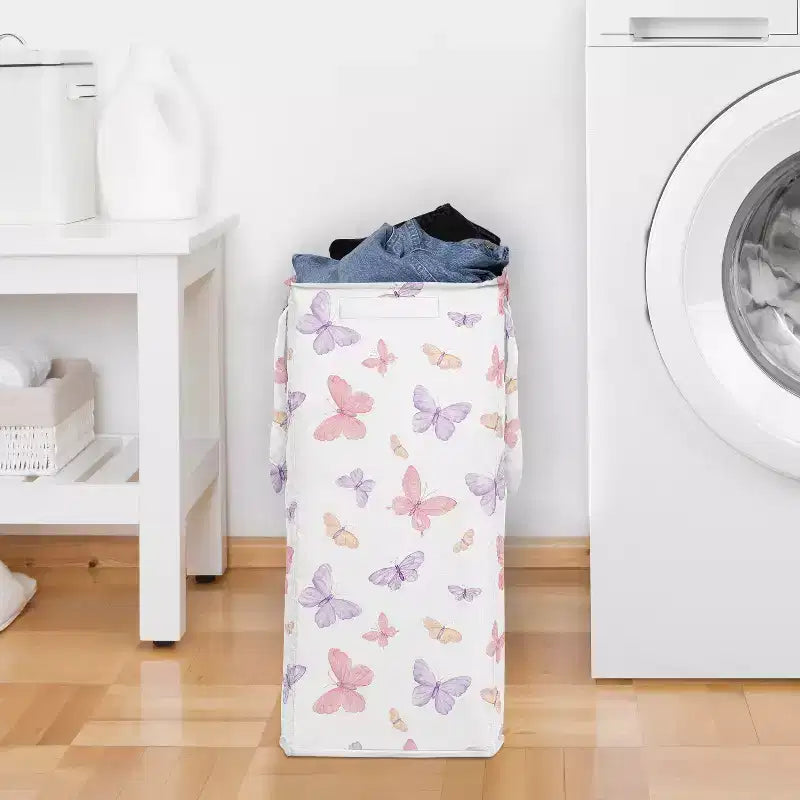 Faltbarer Wäschekorb für Mädchen mit Griffen, Schmetterlinge, Rosa und Lila