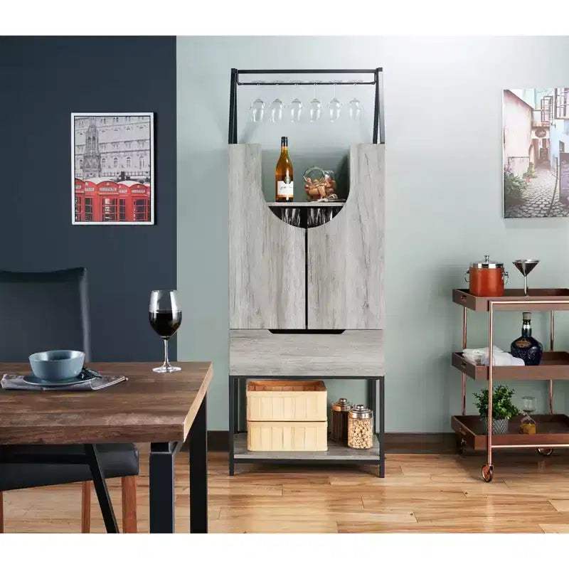 Multifunktionaler Weinschrank in Vintage-Grau