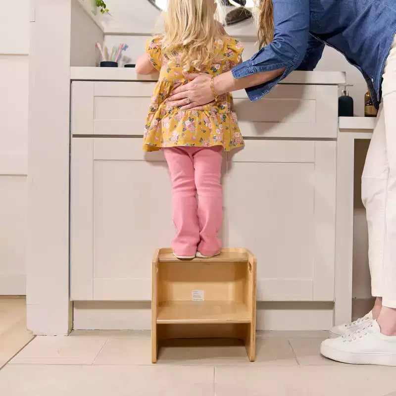 Silla cúbica multiusos de madera curvada para niños pequeños
