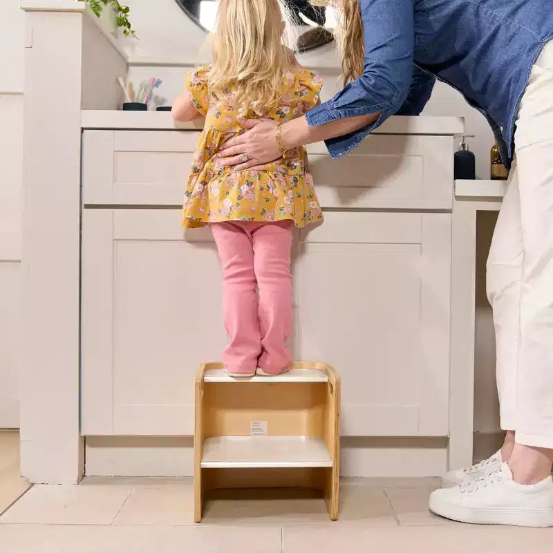 Silla cúbica multiusos de madera curvada para niños pequeños