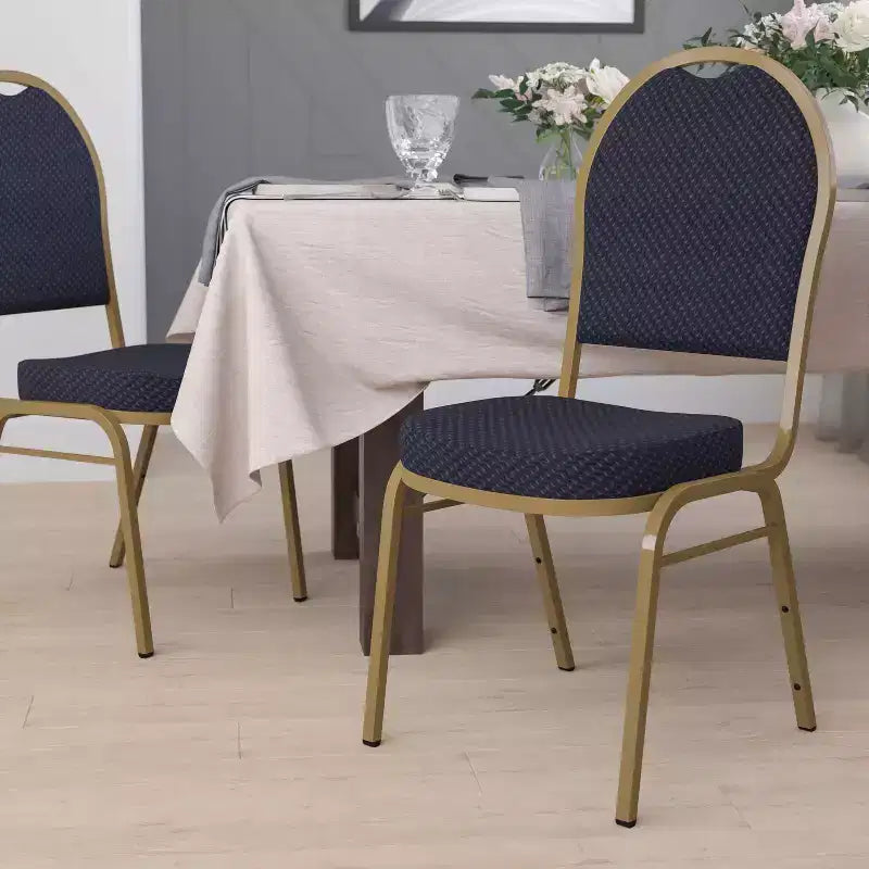 Stapelbarer Bankettstuhl der Serie Dome mit Rückenlehne