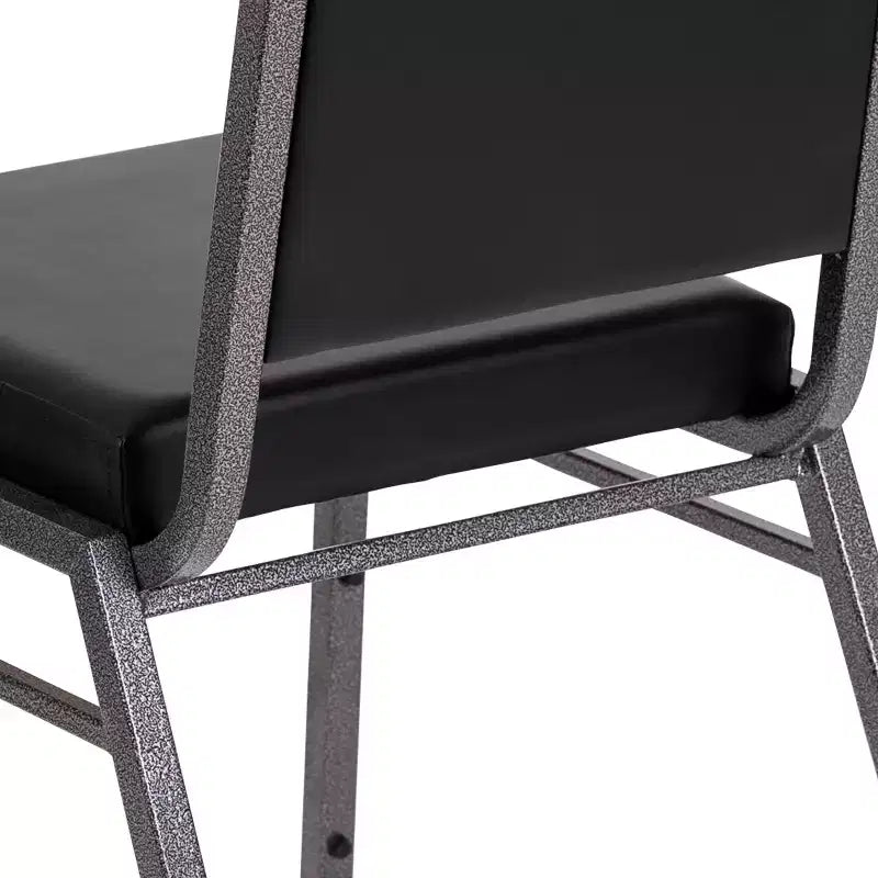 Stapelbarer Bankettstuhl mit eckiger Rückenlehne (Gestell mit silberner strukturierter Oberfläche)