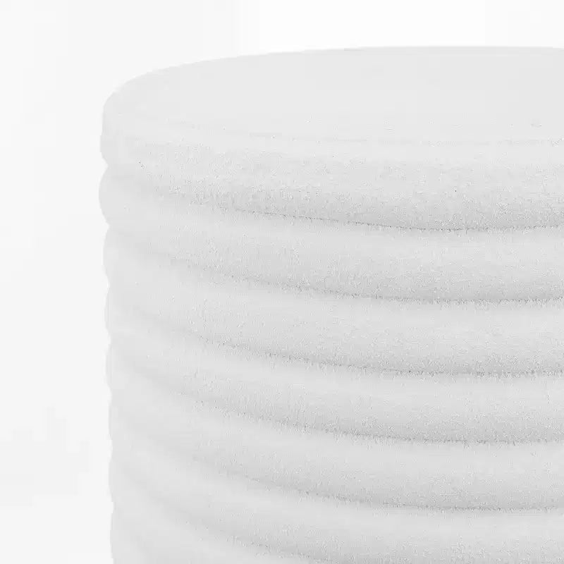 18-Zoll minimalistischer moderner Beistelltisch mit 3 Beinen für drinnen und draußen